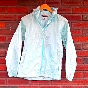 Columbia women’s extra small windbreaker with the bout hood